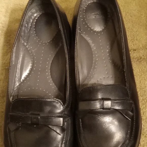 Shoes - Picture 2 of 6